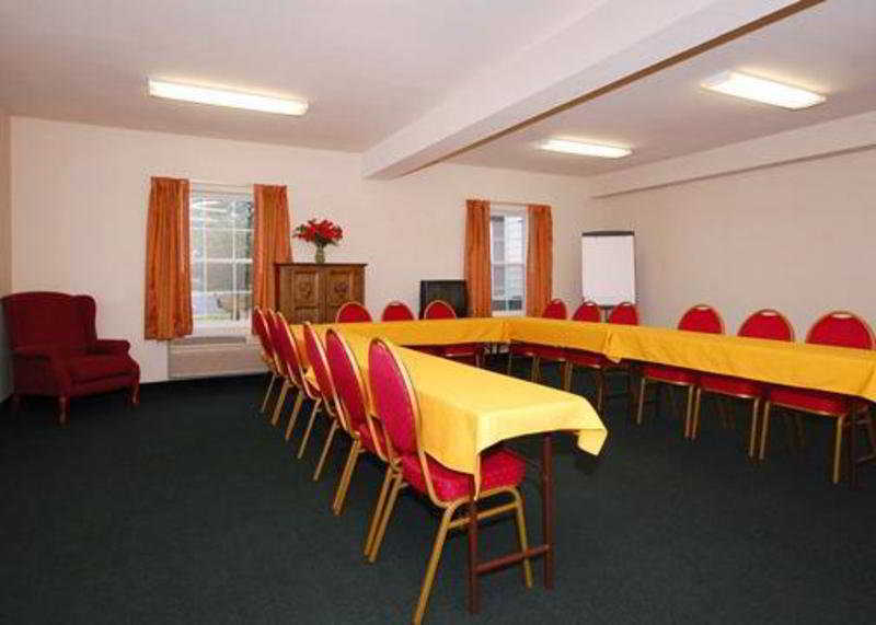 Quality Inn & Suites Chesterfield Village Springfield Buitenkant foto